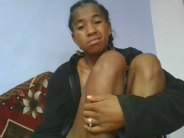 Charlinah live cam on BongaCams
