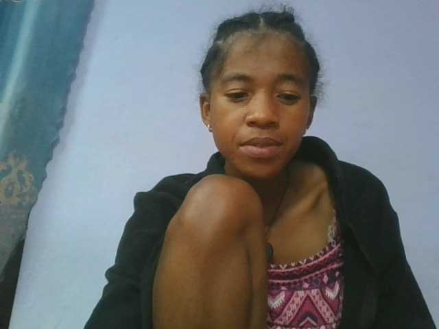 Charlinah live cam on BongaCams