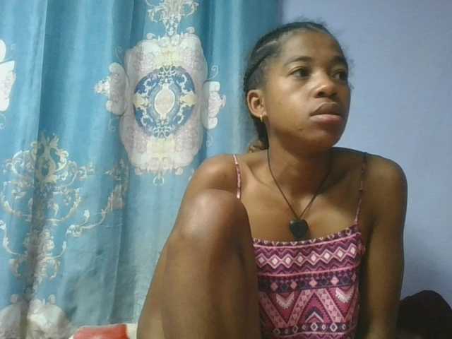 Charlinah live cam on BongaCams