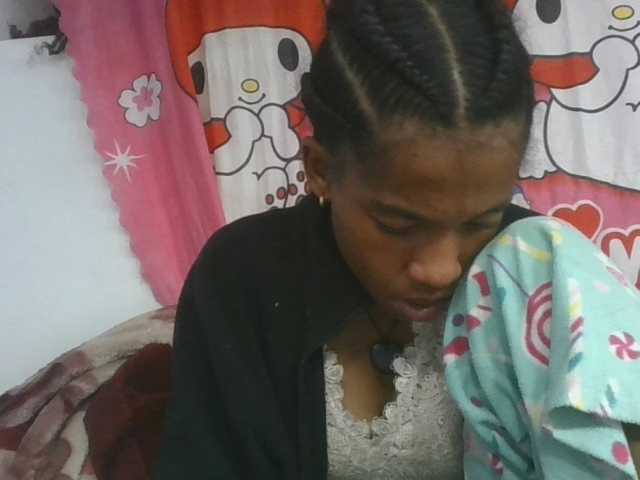 Charlinah live cam on BongaCams