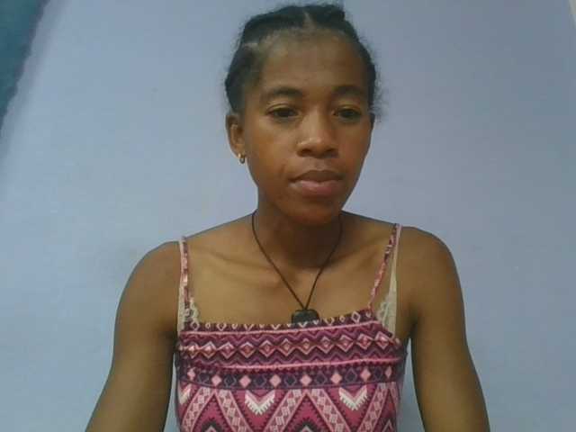 Charlinah live cam on BongaCams