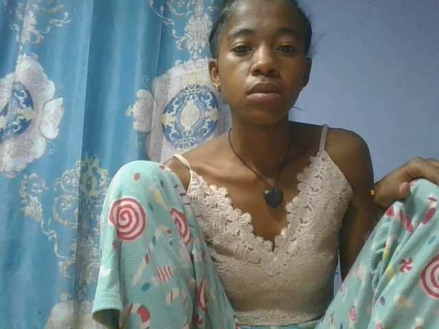 Charlinah live cam on BongaCams