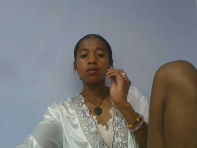 Charlinah live cam on BongaCams