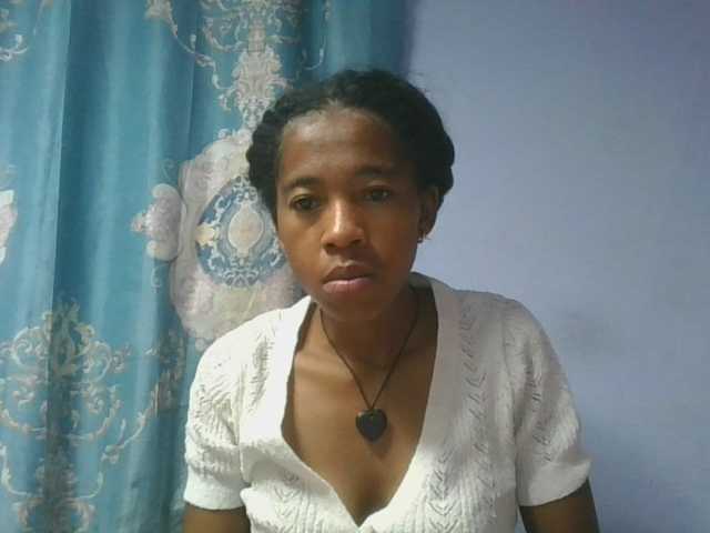 Charlinah live cam on BongaCams