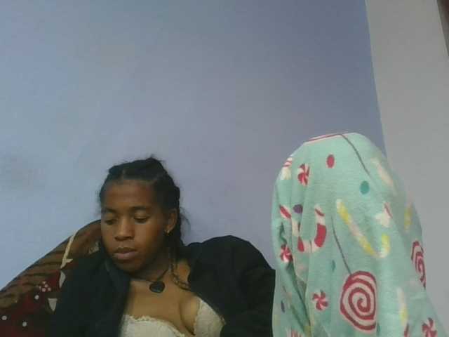 Charlinah live cam on BongaCams