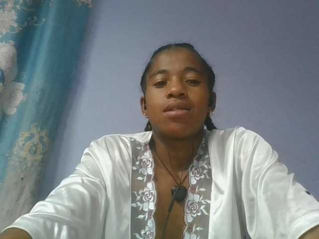 Charlinah live cam on BongaCams