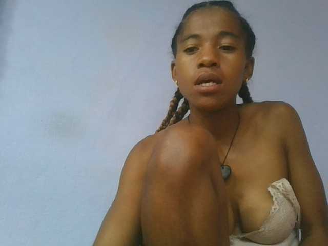 Charlinah live cam on BongaCams