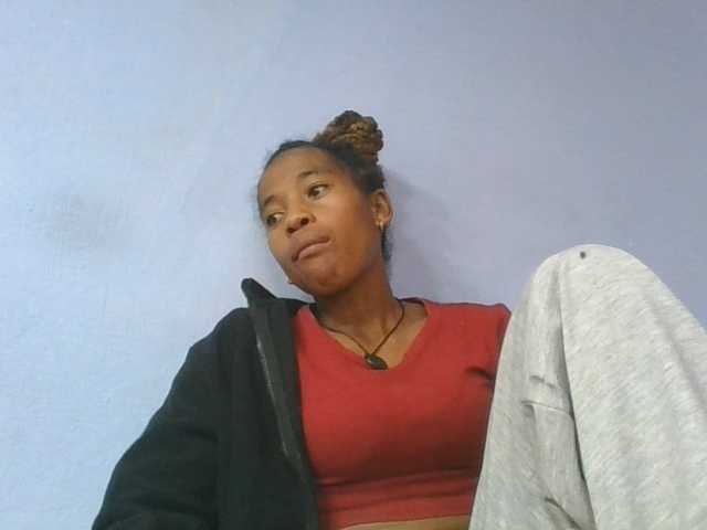 Charlinah live cam on BongaCams