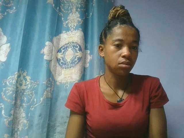 Charlinah live cam on BongaCams