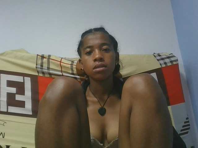 Charlinah live cam on BongaCams