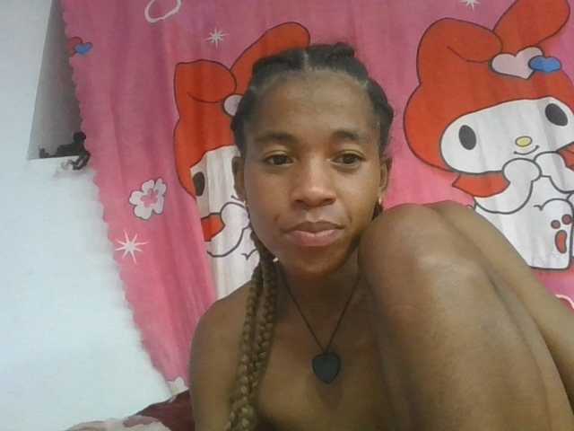 Charlinah live cam on BongaCams
