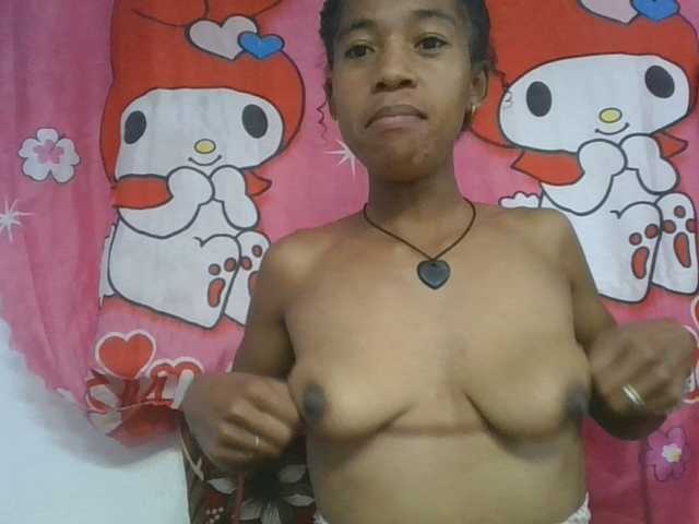 Charlinah live cam on BongaCams