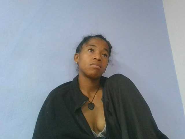 Charlinah live cam on BongaCams