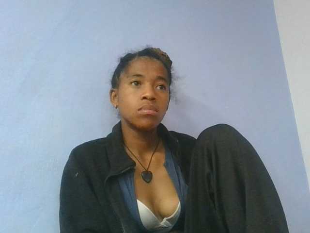 Charlinah live cam on BongaCams