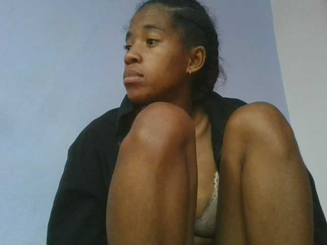 Charlinah live cam on BongaCams