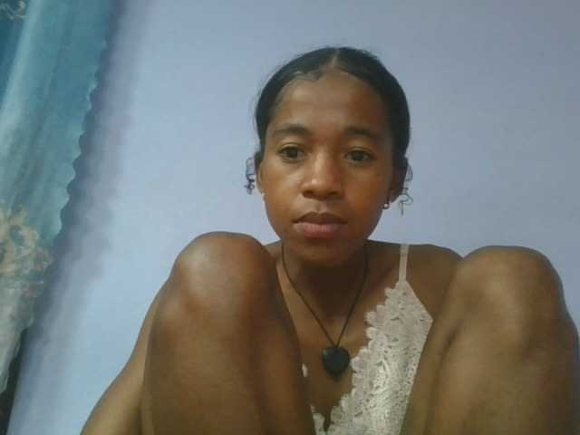 Charlinah live cam on BongaCams