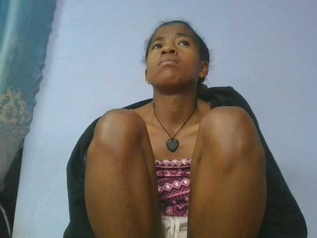 Charlinah live cam on BongaCams