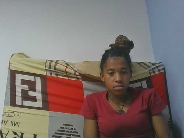 Charlinah live cam on BongaCams
