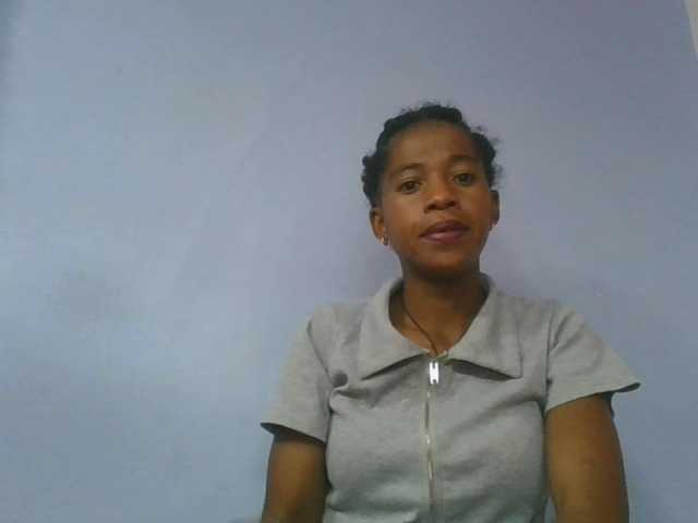 Charlinah live cam on BongaCams