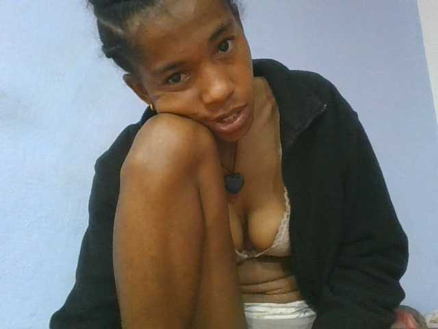 Charlinah live cam on UnifiedCams