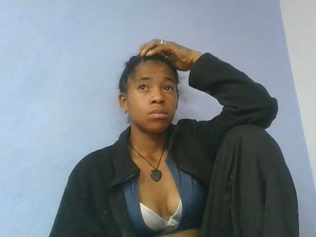 Charlinah live cam on BongaCams