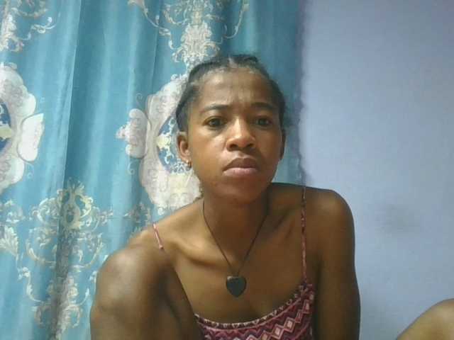 Charlinah live cam on BongaCams