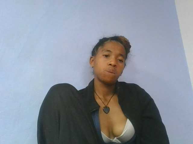 Charlinah live cam on BongaCams