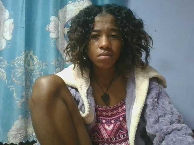 Charlinah live cam on UnifiedCams