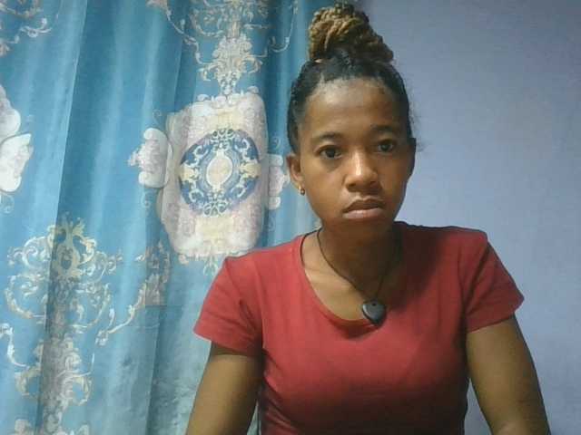 Charlinah live cam on BongaCams