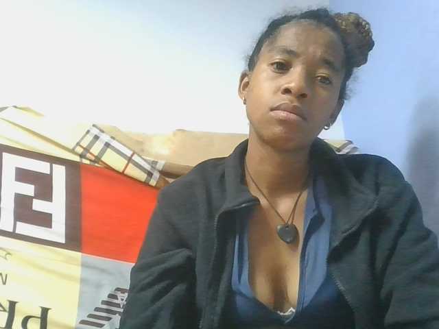Charlinah live cam on BongaCams