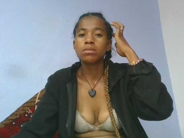 Charlinah live cam on BongaCams