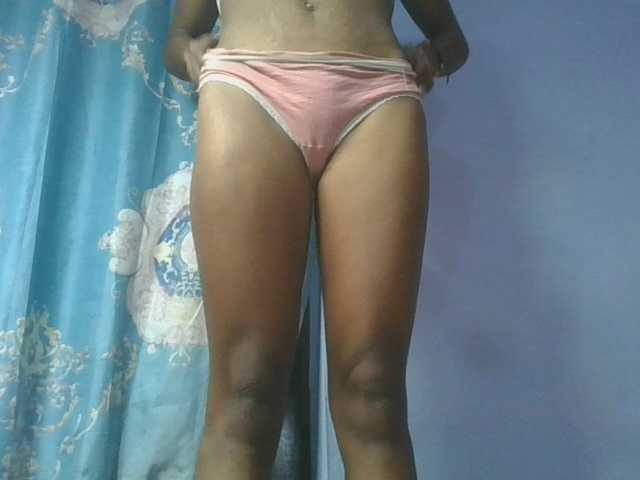 Charlinah live cam on BongaCams