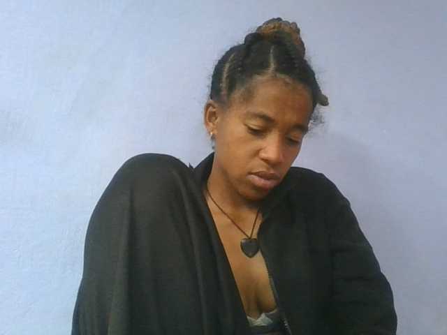 Charlinah live cam on BongaCams