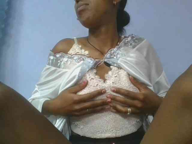 Charlinah webcam