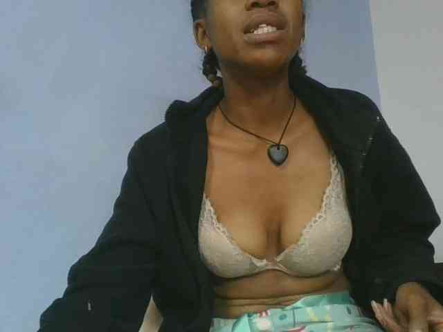 Charlinah webcam