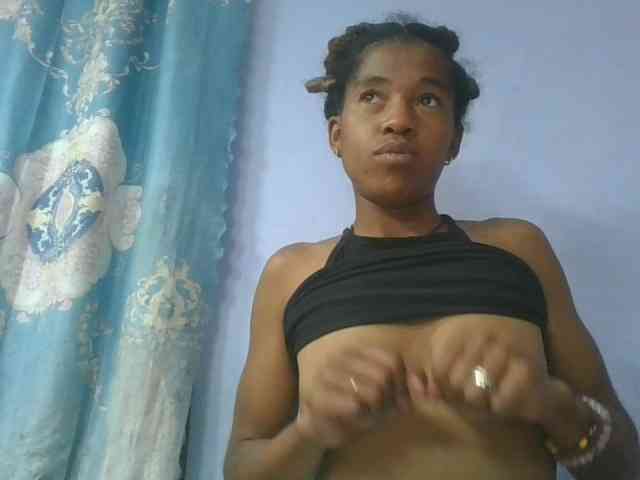 Charlinah webcam