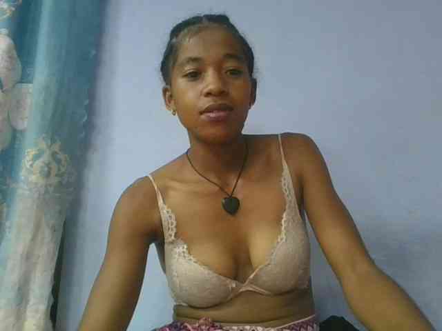 Charlinah webcam