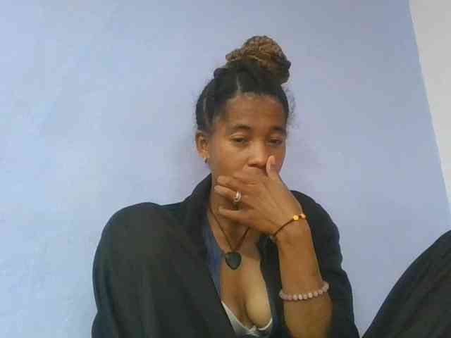 Charlinah webcam