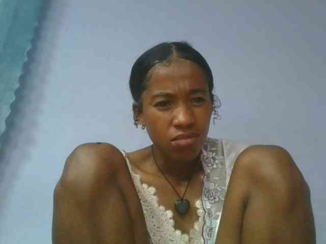 Model: Charlinah