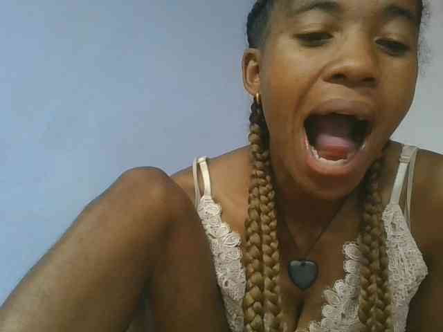 Charlinah webcam