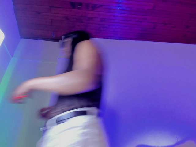 AngelSavagee live cam on BongaCams
