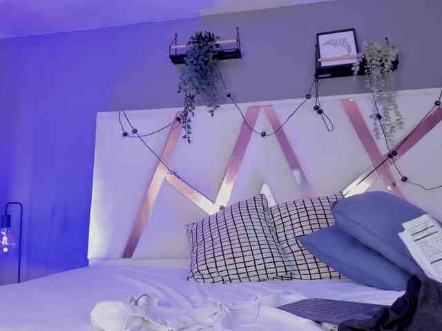 AngelSavagee webcam