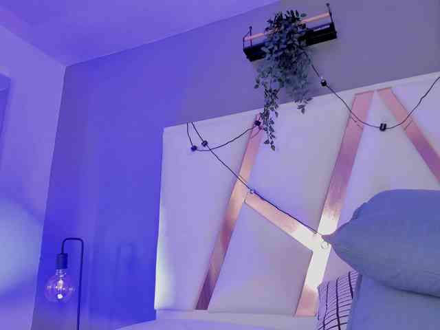 AngelSavagee webcam
