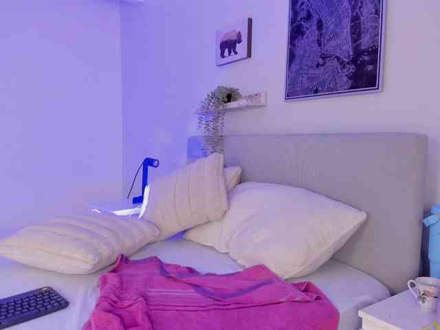 AngelSavagee webcam
