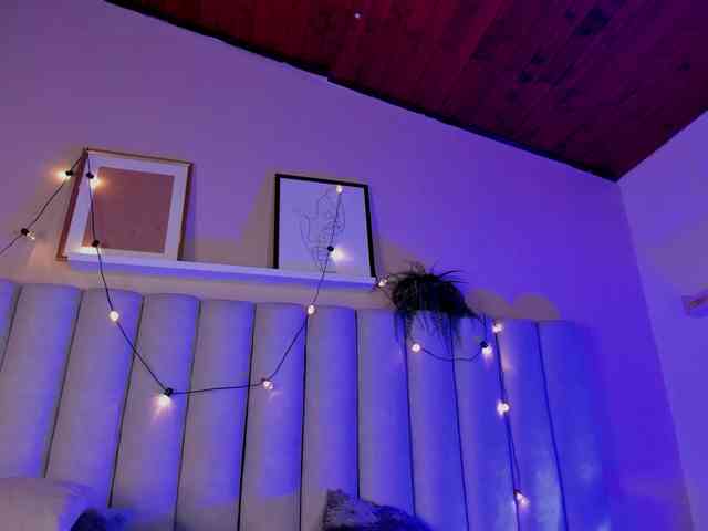 AngelSavagee webcam