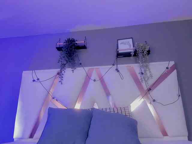 AngelSavagee webcam