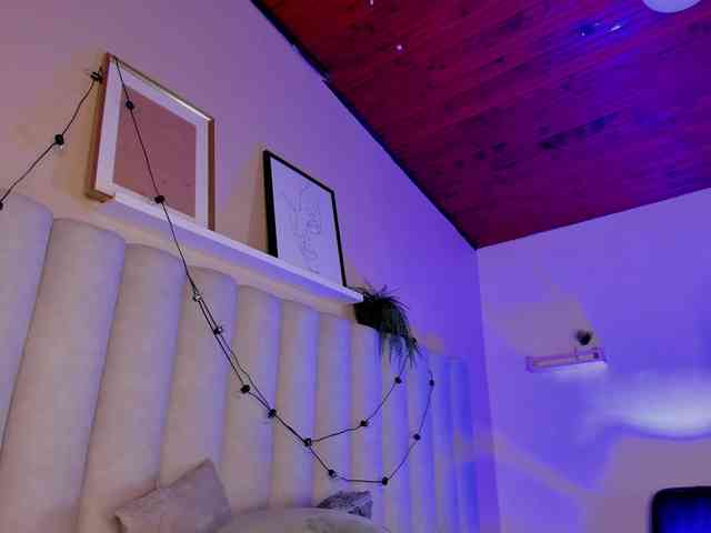 AngelSavagee webcam