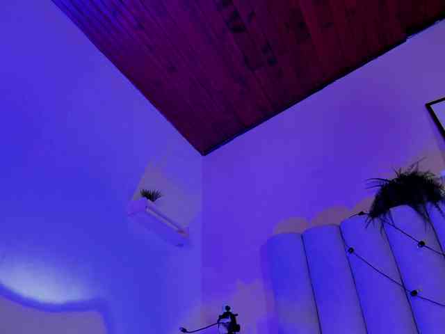 AngelSavagee webcam