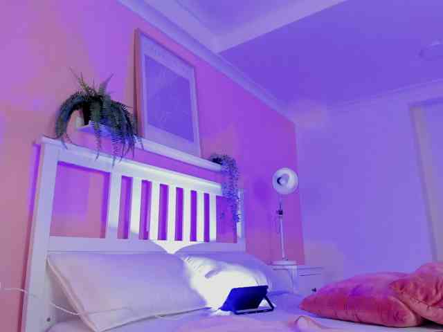 AngelSavagee webcam