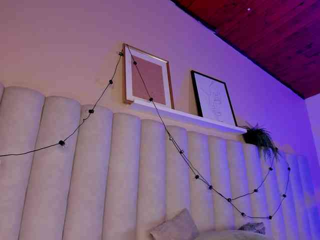AngelSavagee webcam